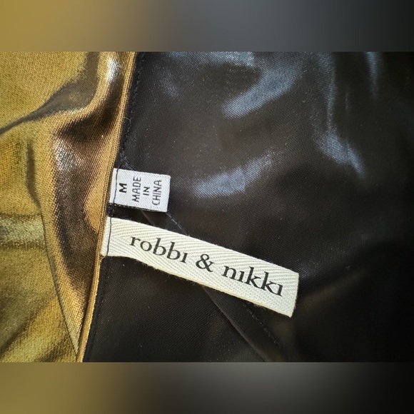 Rabbi & Nikki Off-Shoulder Top - Picture 3 of 4